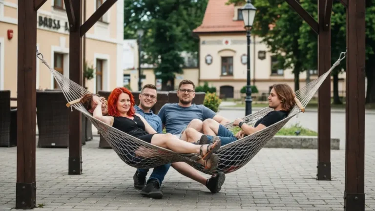 Pergola wolnostojąca przy salonie - wymiary, trwałość i aranżacja - hero image