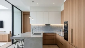 Beton architektoniczny w kuchni - gdzie pasuje i jak dobrać kolor - hero image